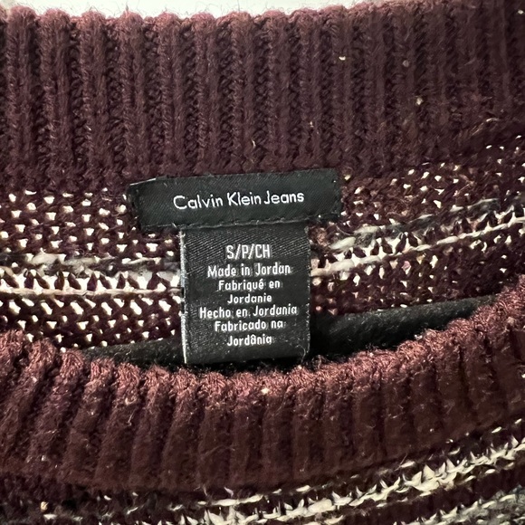 Calvin Klein maroon sweater - Picture 2 of 2